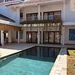 Villa Louis Tanjung Benoa
